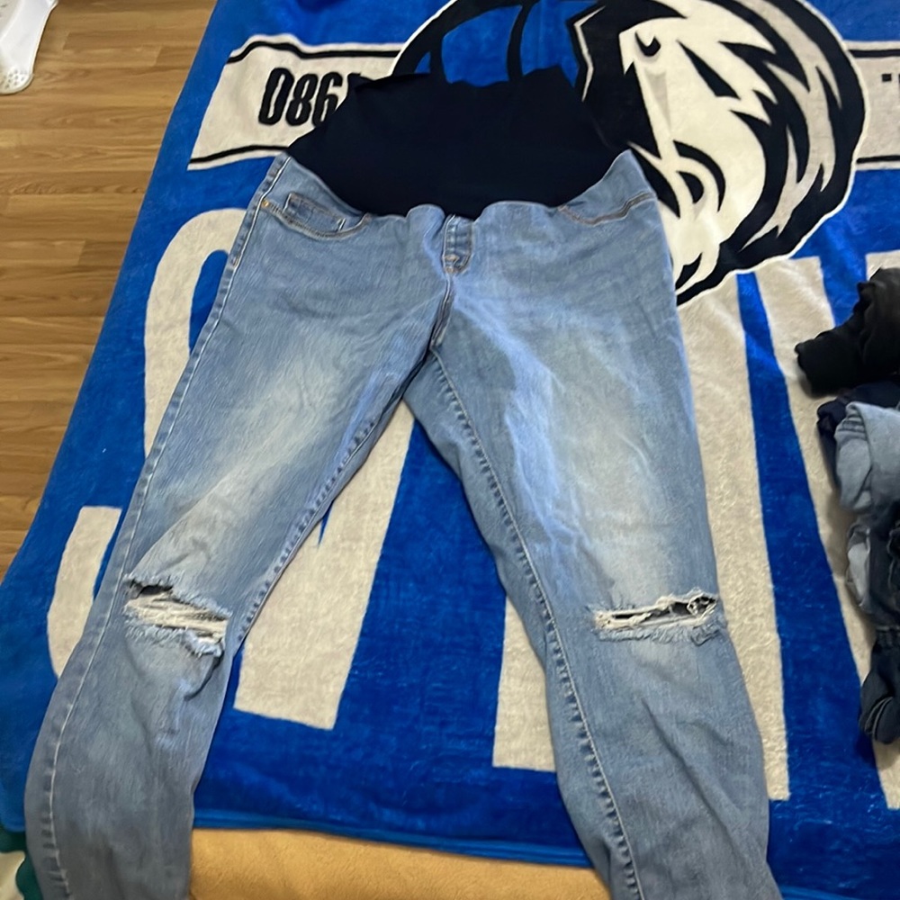 Liz maternity jeans size medium